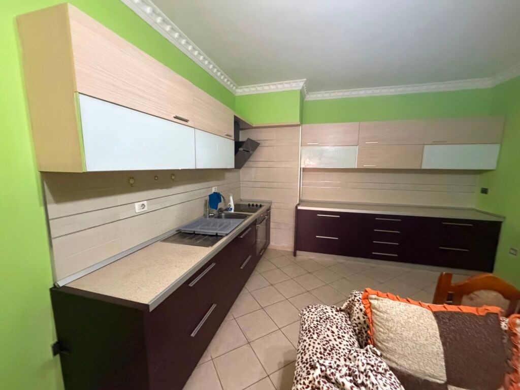 Apartament 2+1+2 me qera ne Astir tek Bar Artisti