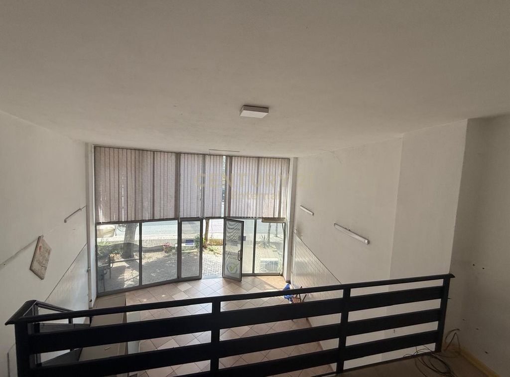 ✨ Shitet Ambient Komercial Duplex në Fresk, Tiranë 🏢