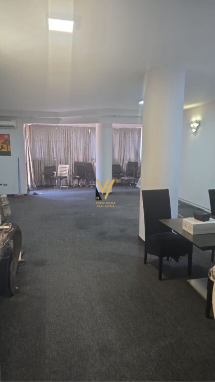 LOCALE COMMERCIALE 145 M2 IN AFFITTO IN PIAZZA WILLSON 1.800 EURO