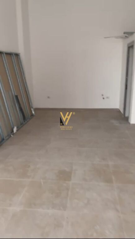 SHOP FOR RENT 100 M2 IN ASTIR 120,000 LEKE