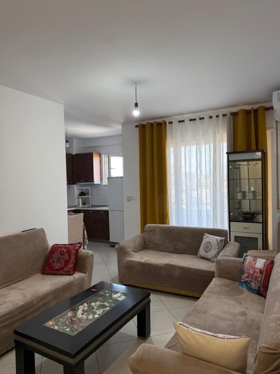 Apartament me qera 1+1 pranë Syri Tv!