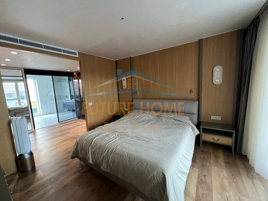 Shitet, Sky Villa Penthouse, Bllok