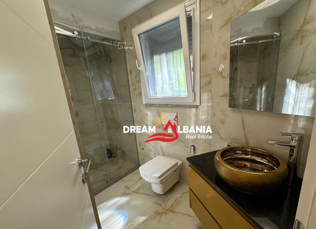 Super Apartament 2+1 me Qera Liqeni i Thate, prane Hotel Radisson (ID 52210005)