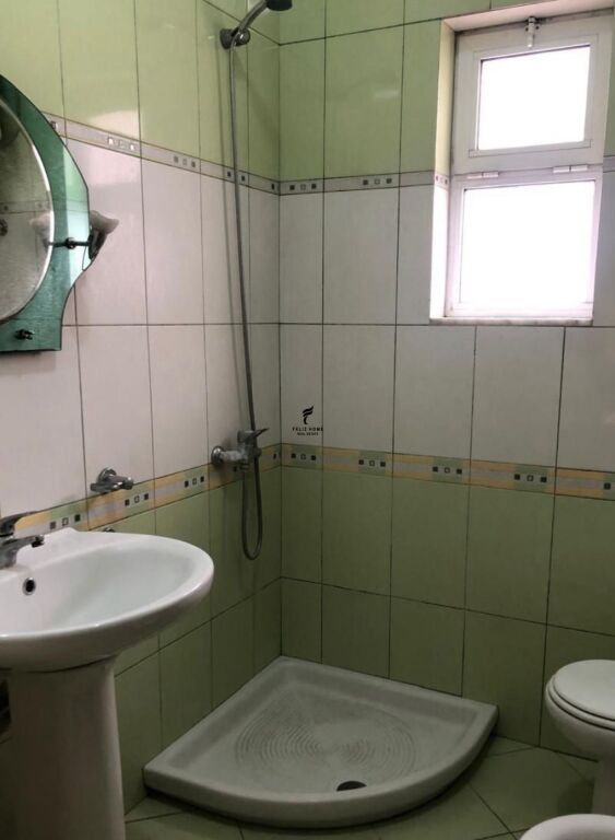 VILLA FOR RENT 272 M2 DON BOSKO 200,000 LEKE FH-81907