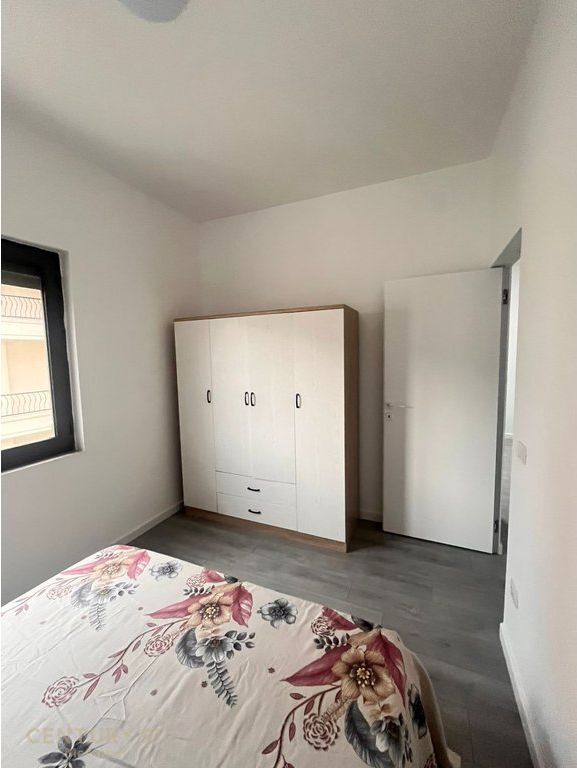 Jepet me qira apartament 1+1