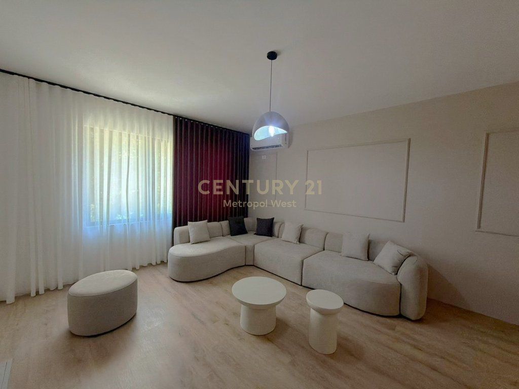 For Rent Apartment 2+1+2 with Parking Space – Xheluks Complex, Elbasan Street