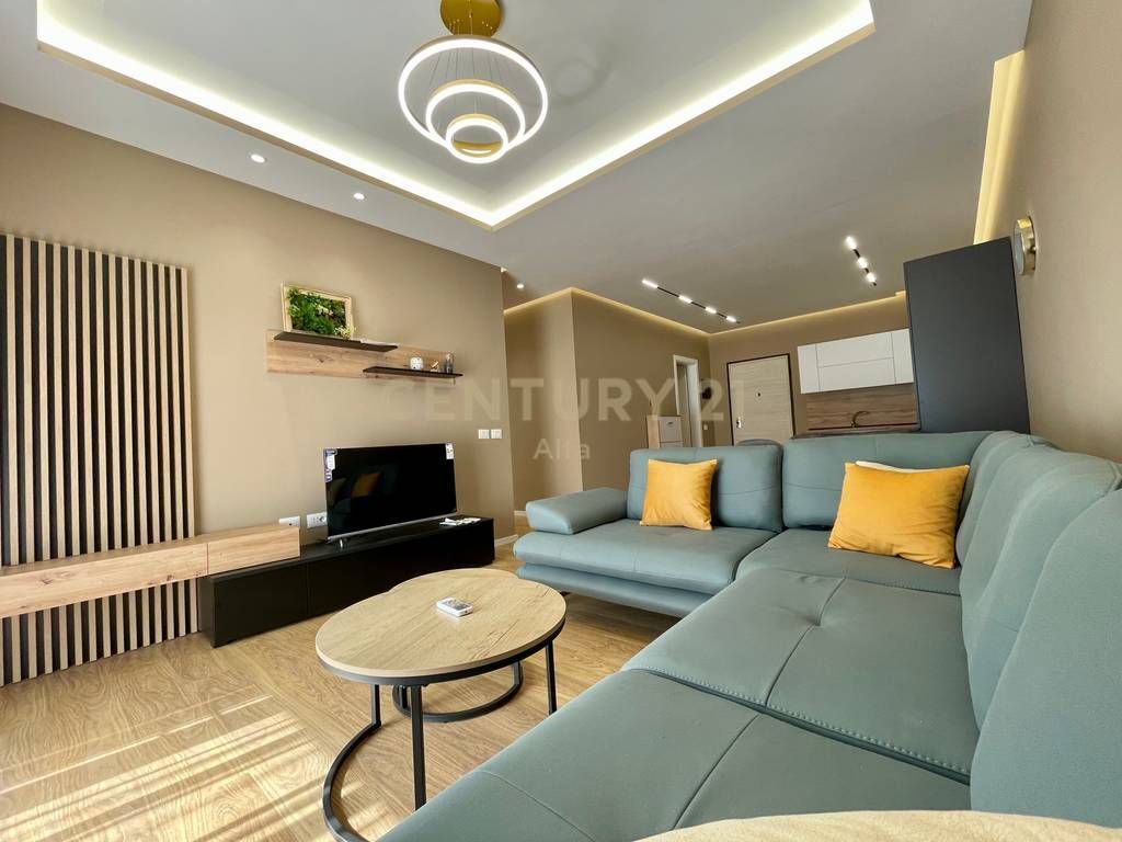 QIRA, APARTAMENT 2+1+2, KOPSHTI BOTANIK