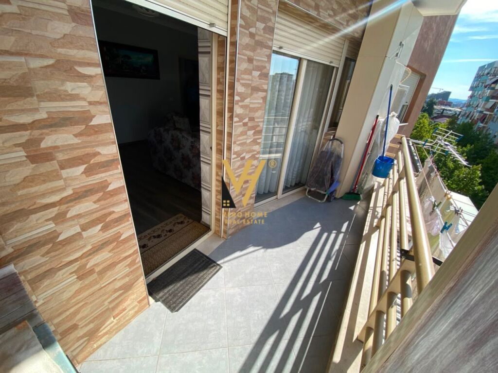 VENDESI APPARTAMENTO 2+1+2+BLK ALLA STAZIONE DEL TRENO 260.000 EURO