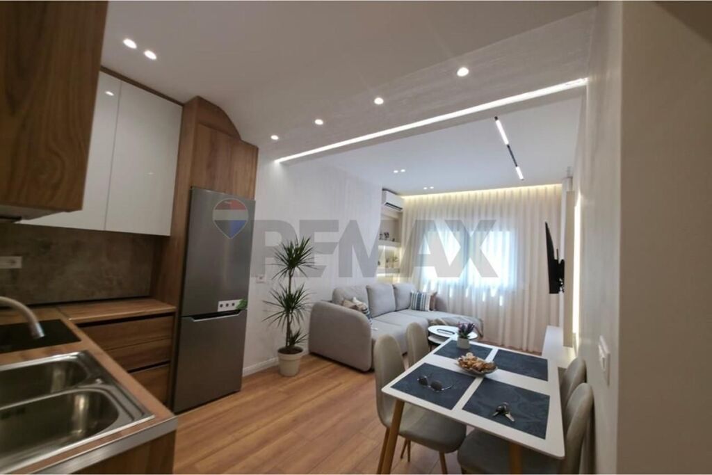 Hoxha Tahsim, Appartamento 1+1 in vendita