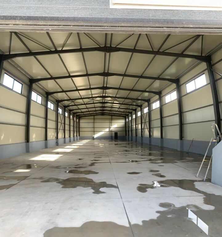 Jepet Kapanon Industrial për Shitje ne Shijak