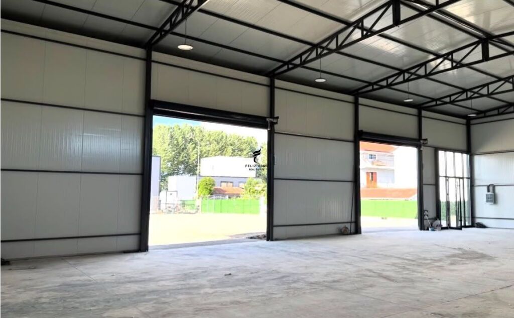 WAREHOUSE FOR RENT 300 M2 LAKNAS 160,000 LEKE FH-81870