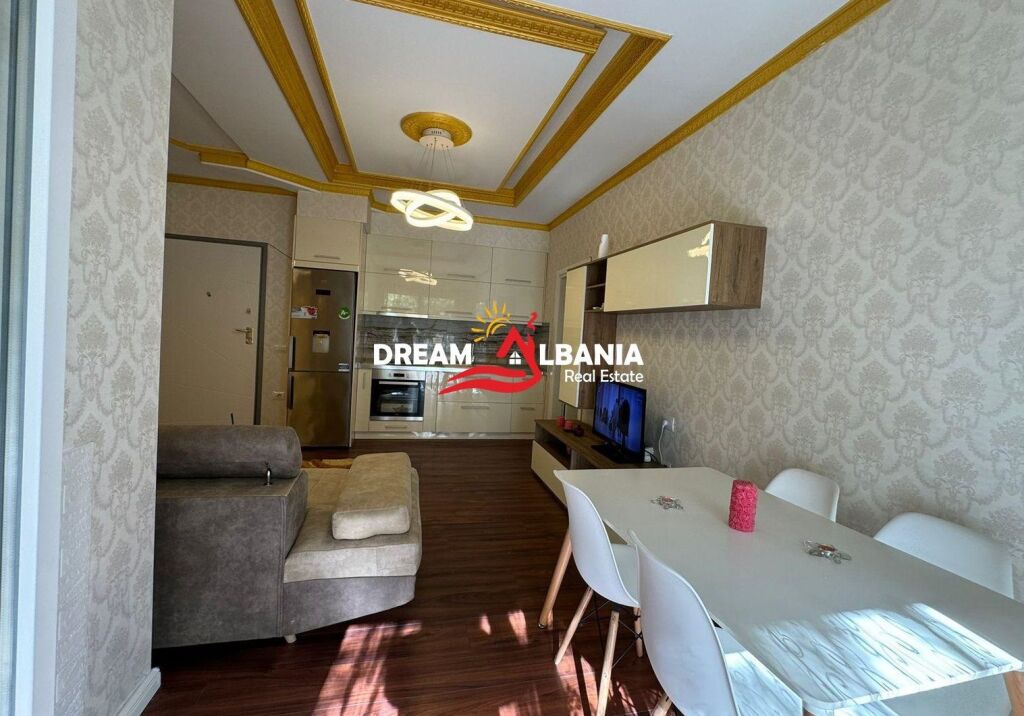 Super Apartament 2+1 me Qera Liqeni i Thate, prane Hotel Radisson (ID 52210005)