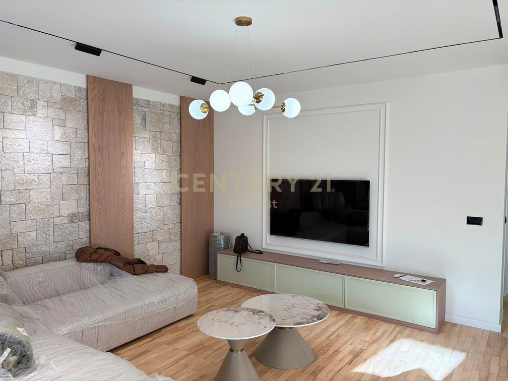 KOPSHTI BOTANIK, APARTAMENT 2+1+2+PARKIM PER QIRA