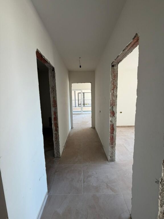 Occasione ‼️1100€/m2 Appartamento 2+1+Lavanderia Holiday In, Shengjin