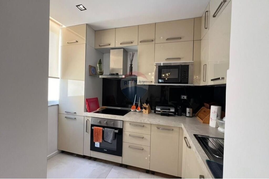 Apartament 2+1 me qera Sheshi Skenderbej