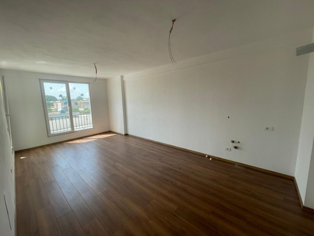 In vendita, Appartamento 2+1+ Deposito, Kamez, Tirana . Empire71306