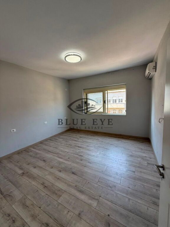 APARTMENT FOR RENT 2+1, WITH SEPARATE KITCHEN CENTER-DURRES