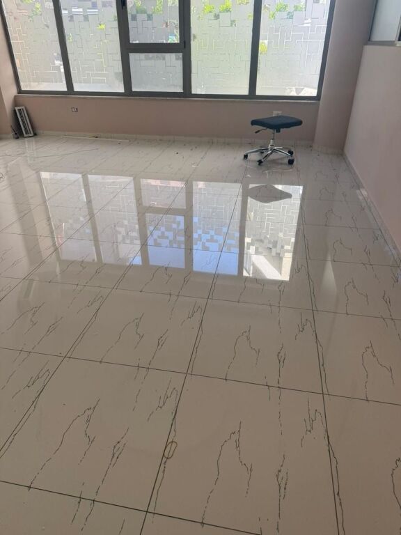 Qera | Ambjent Biznesi | Rruga e Dibrës | 1200 €/muaj