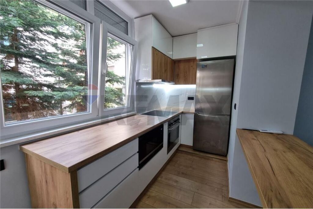 Myslym Shyr, We Rent Apartment 1+1