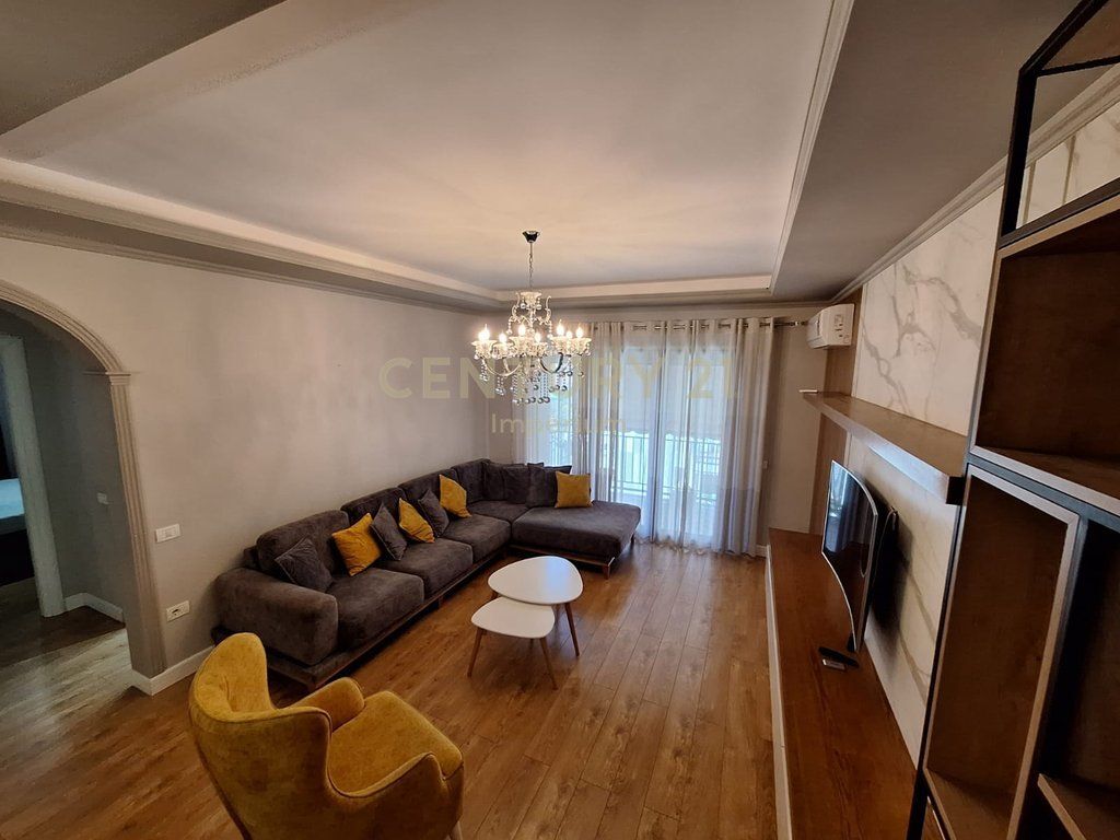 Apartament 2+1+ post parkimi me qira tek Green City, Ish Fusha e Aviacionit!