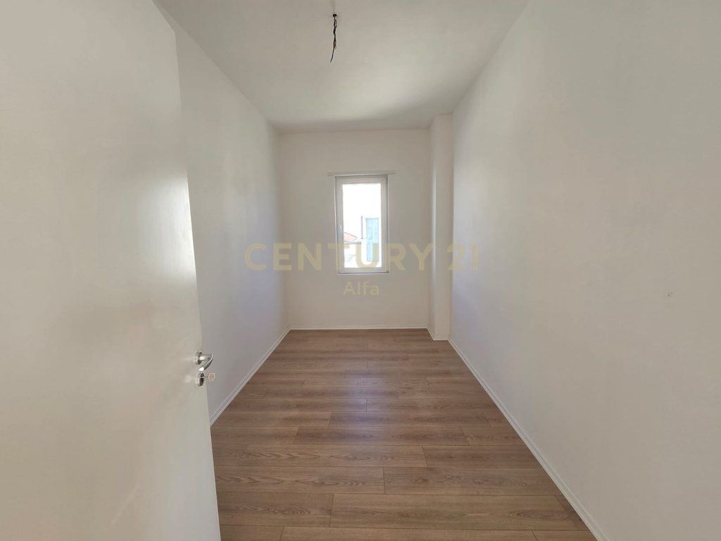 Villa su 3 piani in vendita in una delle migliori residenze vicino a TEG, Colina Verde