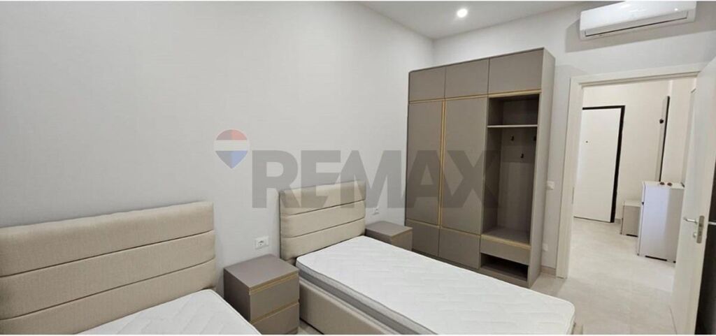 Apartament me post parkimi - Qira