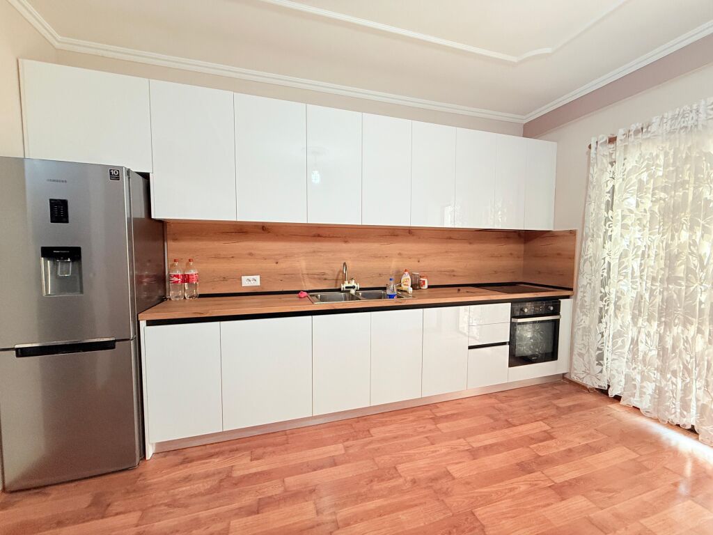 🏡 Jepet me qira apartament 2+1+2  📍 Don Bosko, pranë Hotel Ferrarit💶 Çmimi: 650 €/muaj