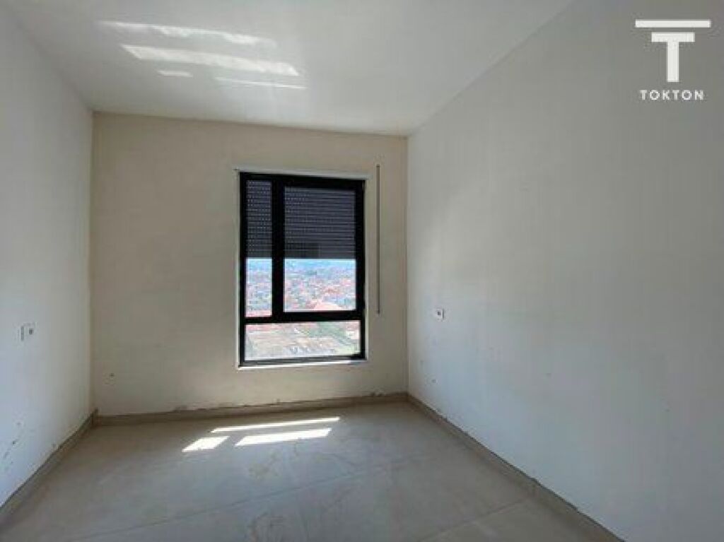 IN VENDITA, APPARTAMENTO 3+1+2, STRADA: "5 MAGGIO", TIRANA