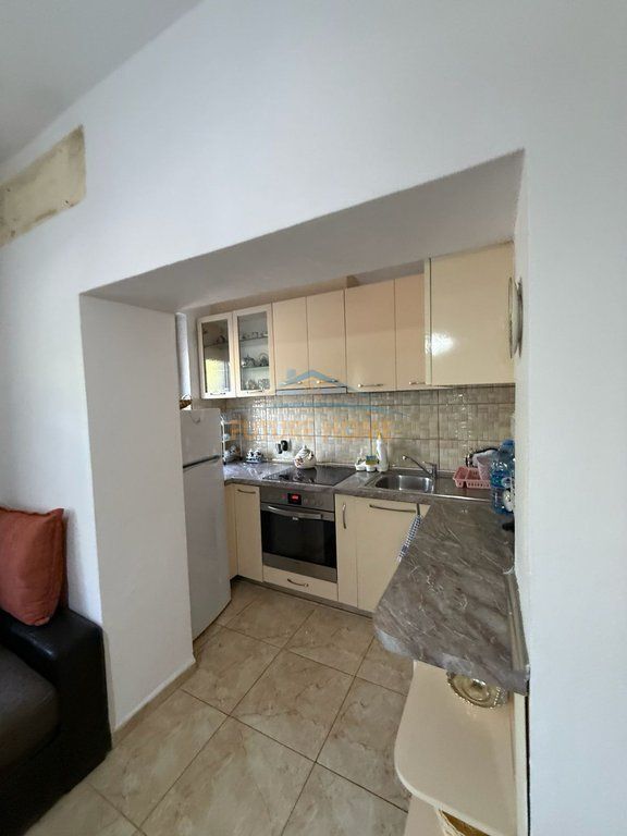 Shitet, Apartament 3+1, Ali Demi, Tiranë.