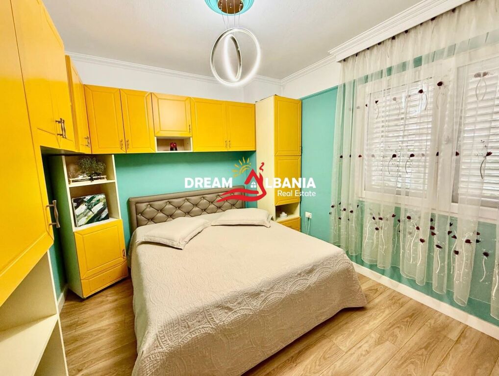 Jepet Apartament 2+1+2 me qera Komuna Paris