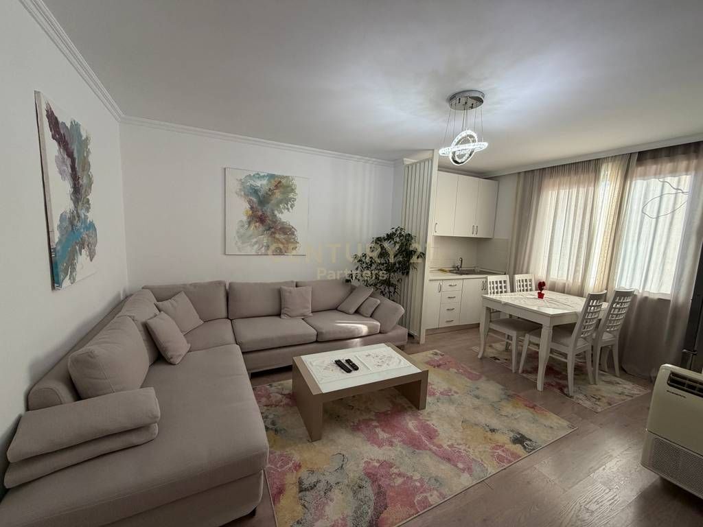 VENDIAMO APPARTAMENTO 2+1 A KINOSTUDIO! 140.000 €