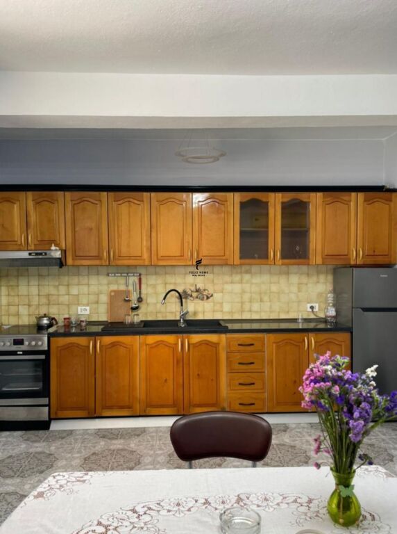 VILLA FOR RENT 272 M2 DON BOSKO 200,000 LEKE FH-81907