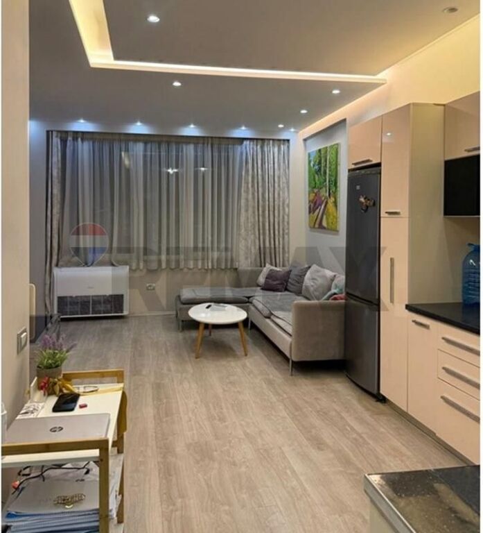 Pazari i Ri, Japim me Qira Apartament 1+1.