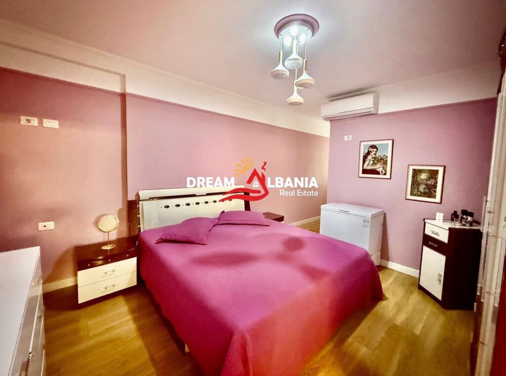 Jepet Apartament 2+1+2 me qera Komuna Paris