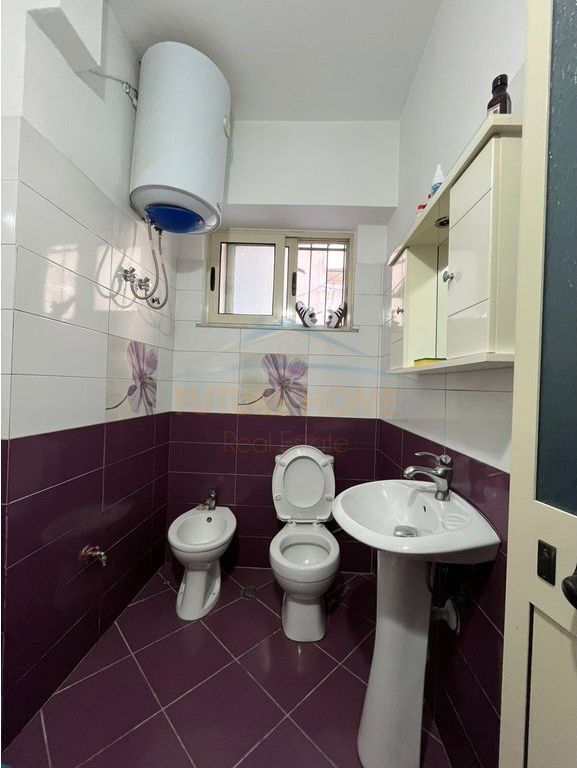 Durres, business premises for rent Ground floor, 60 m² 800 € (Neighborhood 17, Durres)
