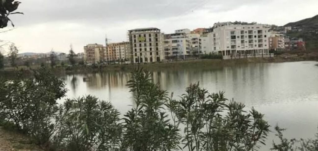 Jepet me qera apartament 2+1 në Liqenin e Thatë