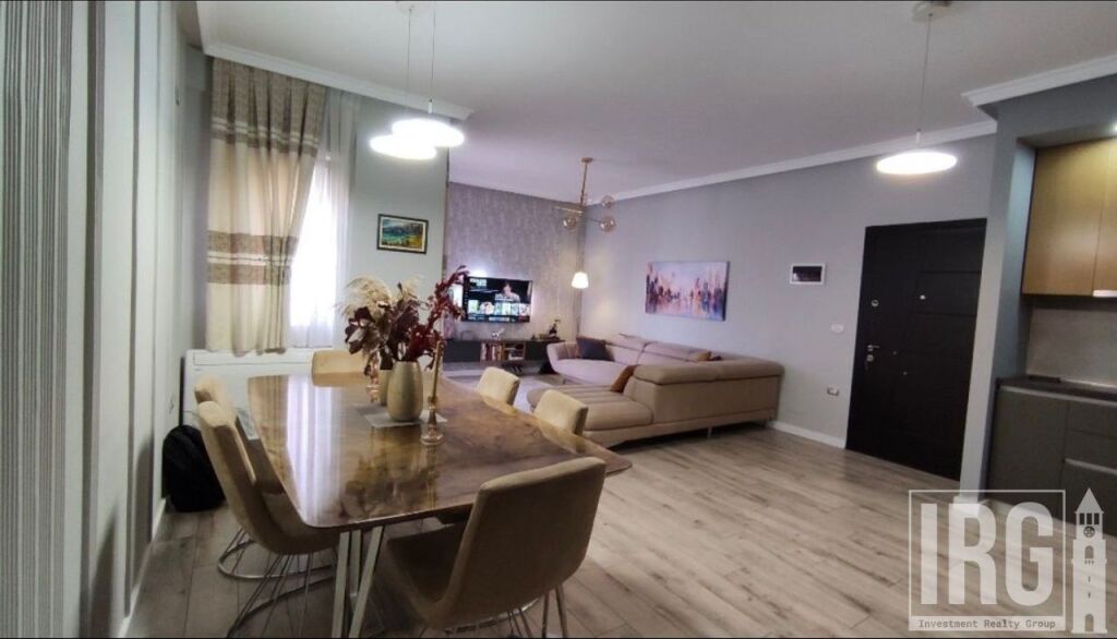 Jepet apartament 2+1 me qira tek Kopshti Botanik , prane Xhamise , Kopshti Zoologjik , Liqeni i Thate .
