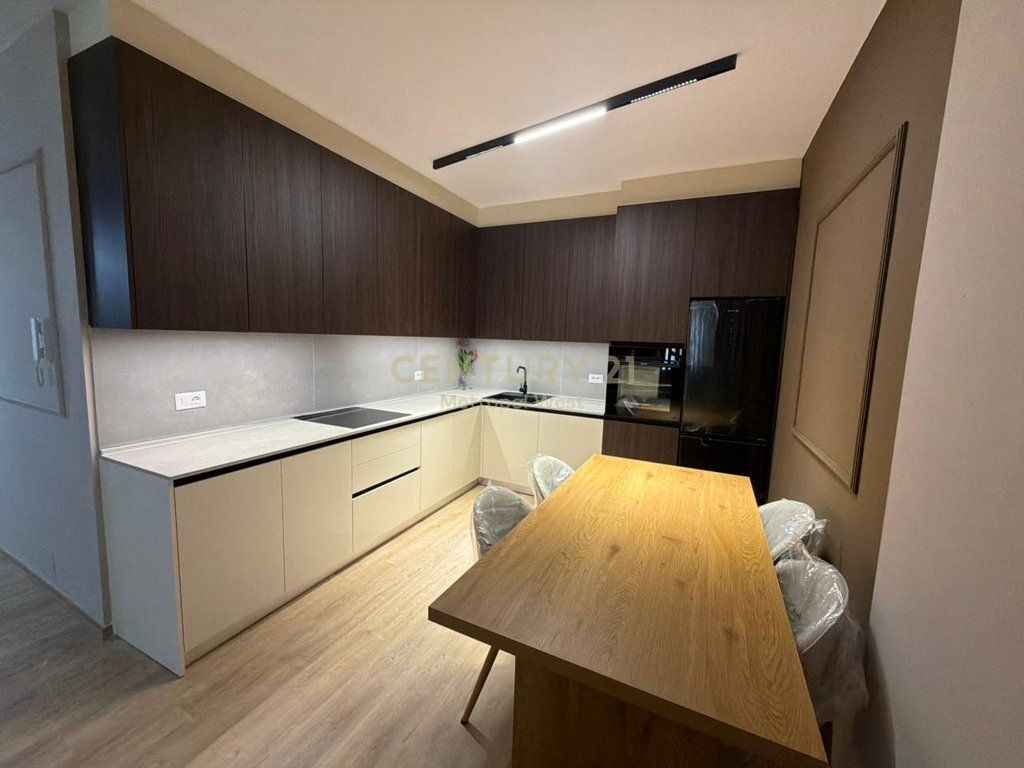 For Rent Apartment 2+1+2 with Parking Space – Xheluks Complex, Elbasan Street