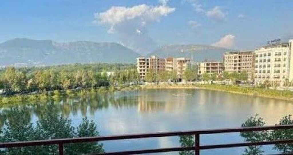 Jepet me qera apartament 2+1 në Liqenin e Thatë