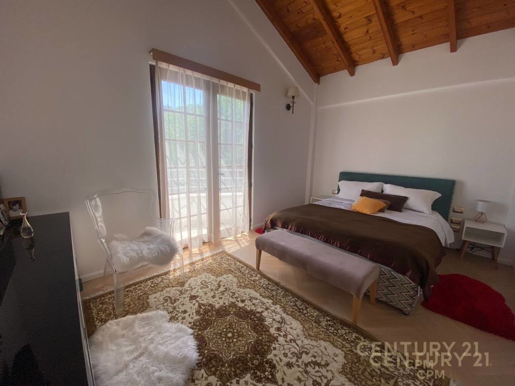 VENDIAMO VILLA INDIPENDENTE IN UN COMPLESSO A VISHNJE 480.000 €