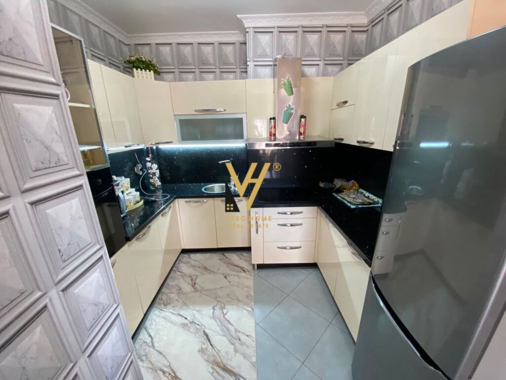 VENDESI APPARTAMENTO 2+1+2+BLK ALLA STAZIONE DEL TRENO 260.000 EURO