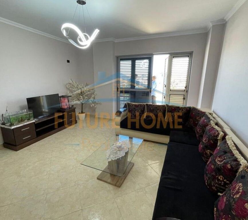Tirana, vendo appartamento 3+1 al 2° piano, 149 m²  (Selitë)