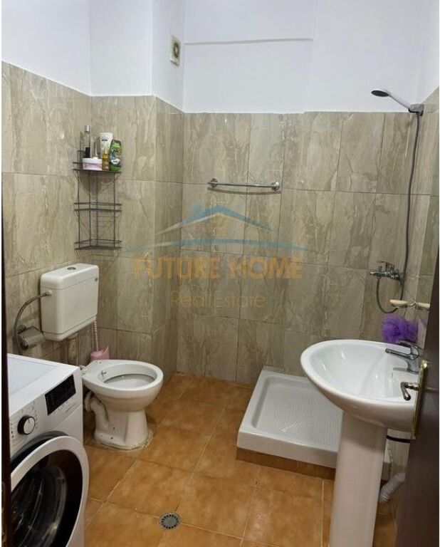 Jepet me Qira Apartament 1+1 i Mobiluar te Kompleksi Fratari,