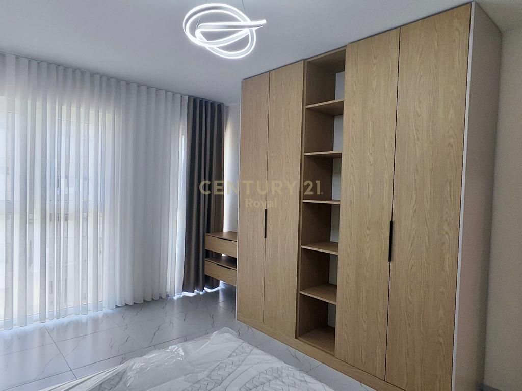 Apartament 2+1 me qera 700 € /Muaj astir