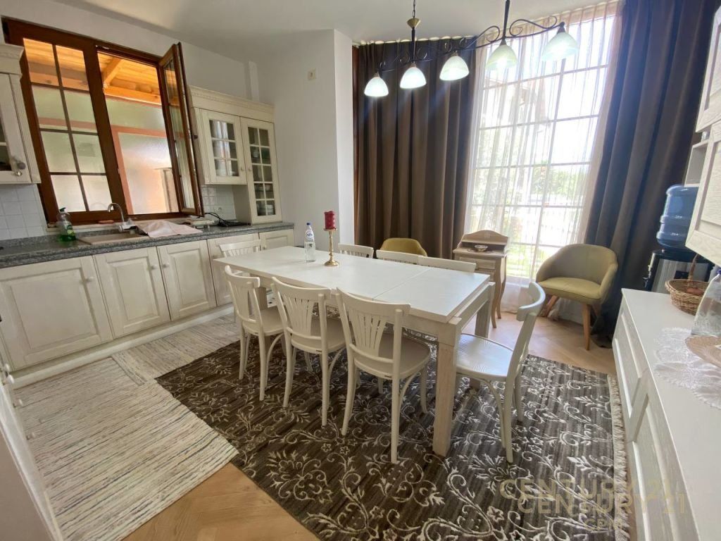 VENDIAMO VILLA INDIPENDENTE IN UN COMPLESSO A VISHNJE 480.000 €