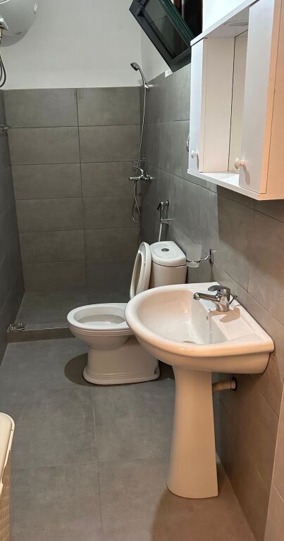 Garsoniere me qera Komuna e Parisit – pohled 3