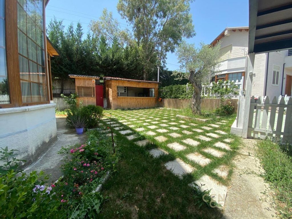 VENDIAMO VILLA INDIPENDENTE IN UN COMPLESSO A VISHNJE 480.000 €