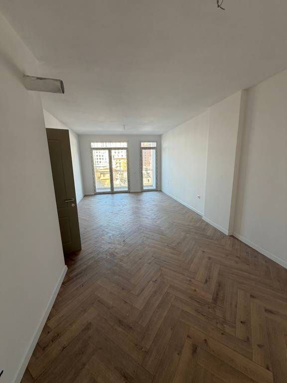 VENDESI APPARTAMENTO 3+1+2 BAGNI NUOVO BOULEVARD