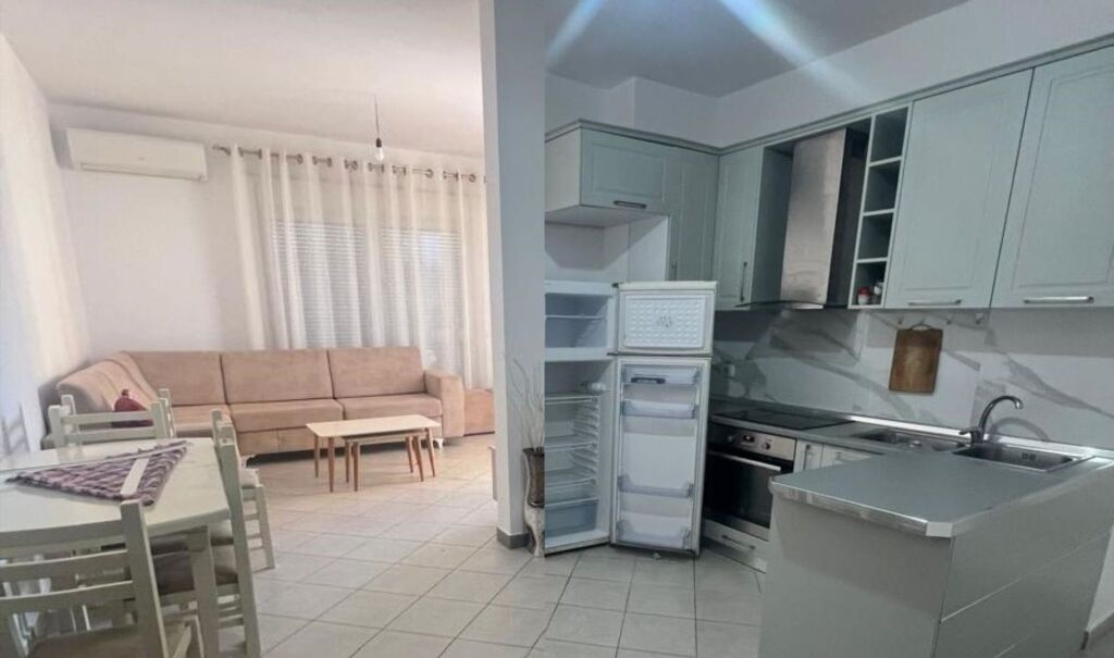 Apartament 2+1 me qira – Rruga e Qelqit-Kati: 2 (me ashensor) !