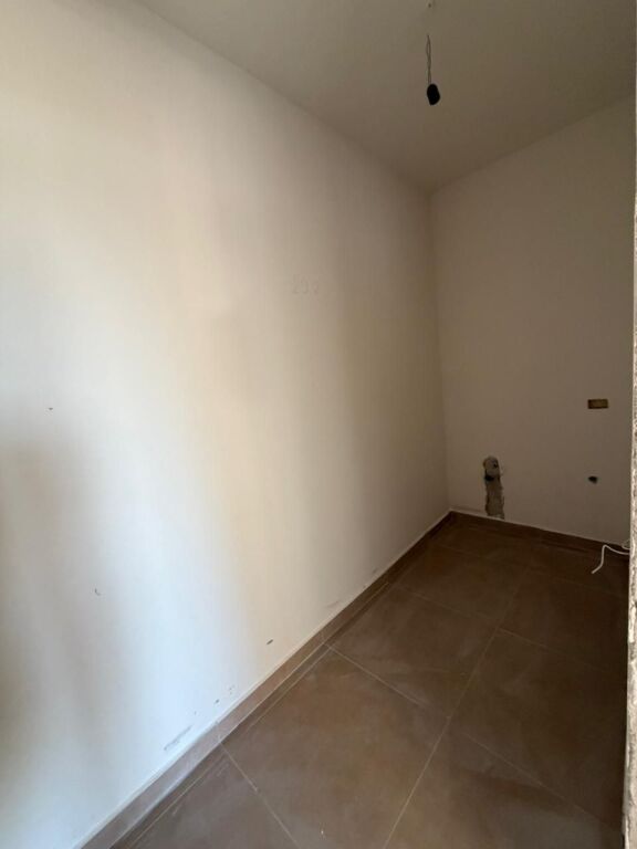 Occasione ‼️1100€/m2 Appartamento 2+1+Lavanderia Holiday In, Shengjin